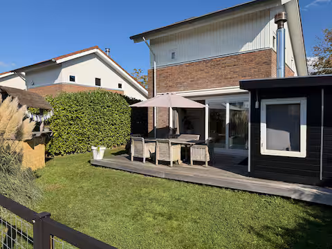 Villa Vinkenkade met terras aan het water