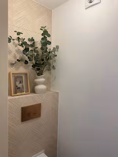 Toiletruimte met plant